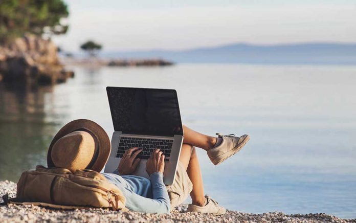 Which Freelance Path Is Right for the Life You Want? Which Freelance Path Is Right for the Life You Want?