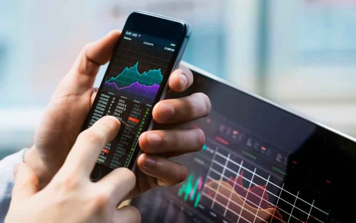 How-to-Start-Investing-After-College How to Start Investing After College
