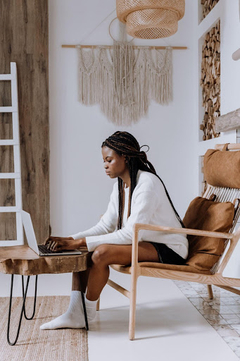 woman-working